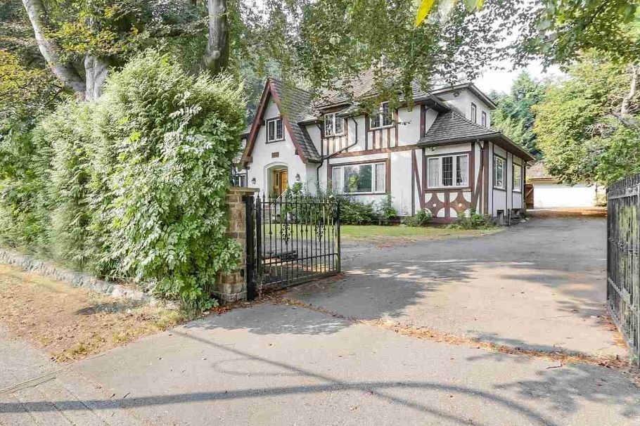 2629 W 49th Avenue Vancouver, BC - 2