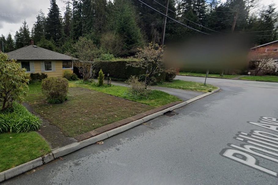 2700 Philip Avenue North Vancouver, BC - 2