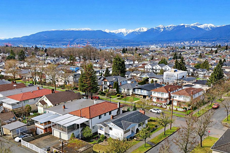 1415 Kaslo Street Vancouver, BC - 3