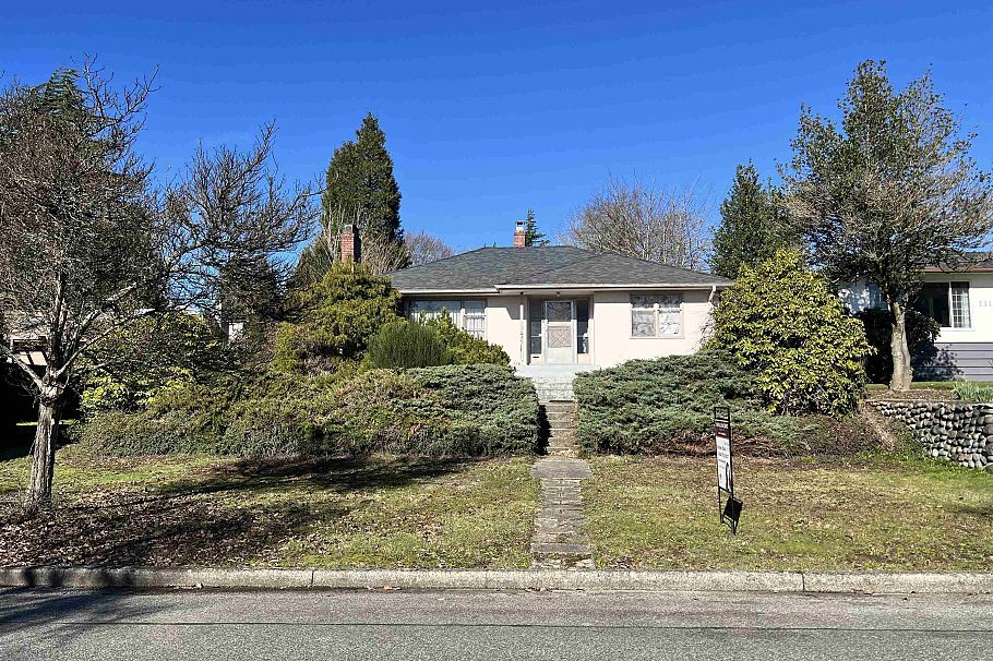 1315 W 58th Avenue Vancouver, BC - 17