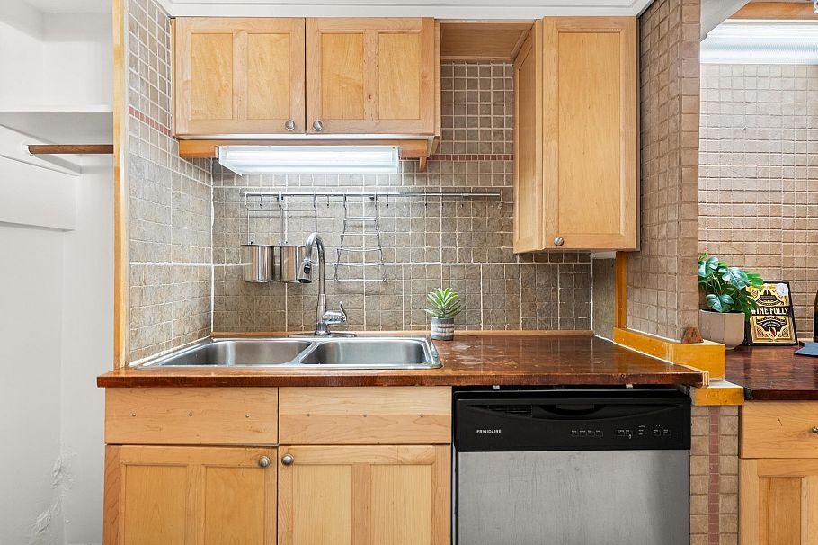 B5 238 E 10th Avenue Vancouver, BC - 17