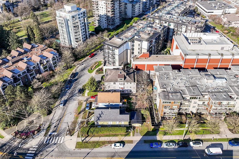 164 E 10th Street North Vancouver, BC - 20