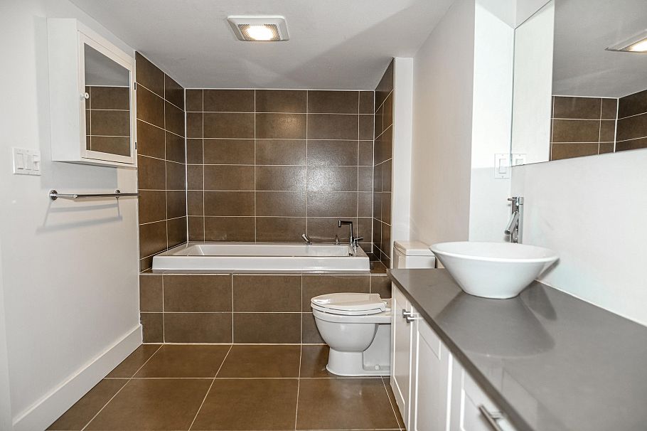 202 1188 Quebec Street Vancouver, BC - 23