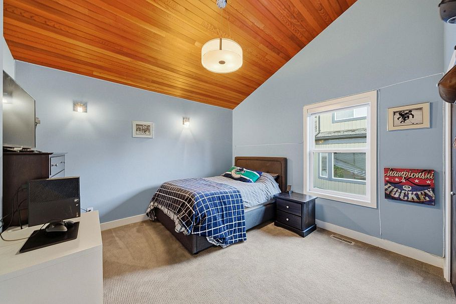 2023 Hill Drive North Vancouver, BC - 24