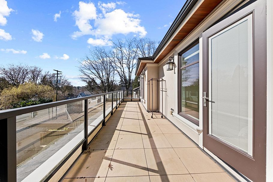 3676 W 28th Avenue Vancouver, BC - 31