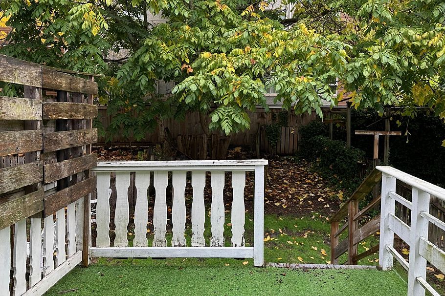 164 E 10th Street North Vancouver, BC - 18