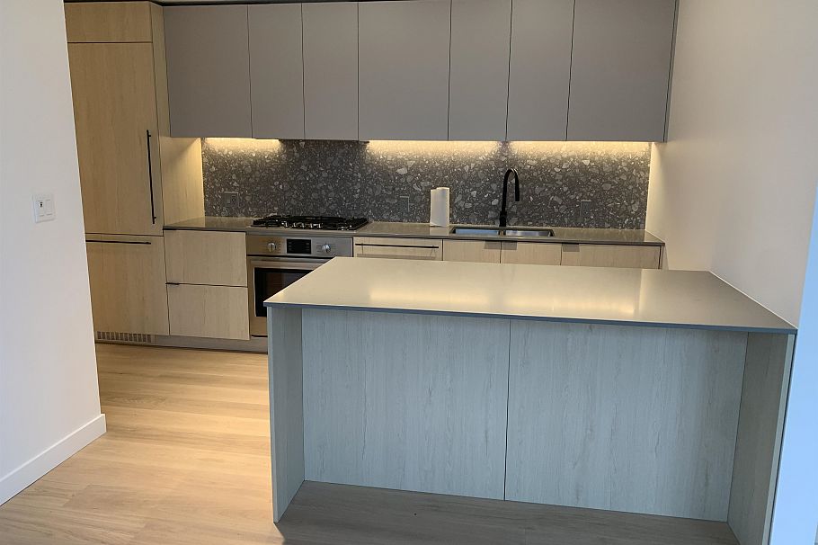 402 2471 St. George Street Vancouver, BC - 6