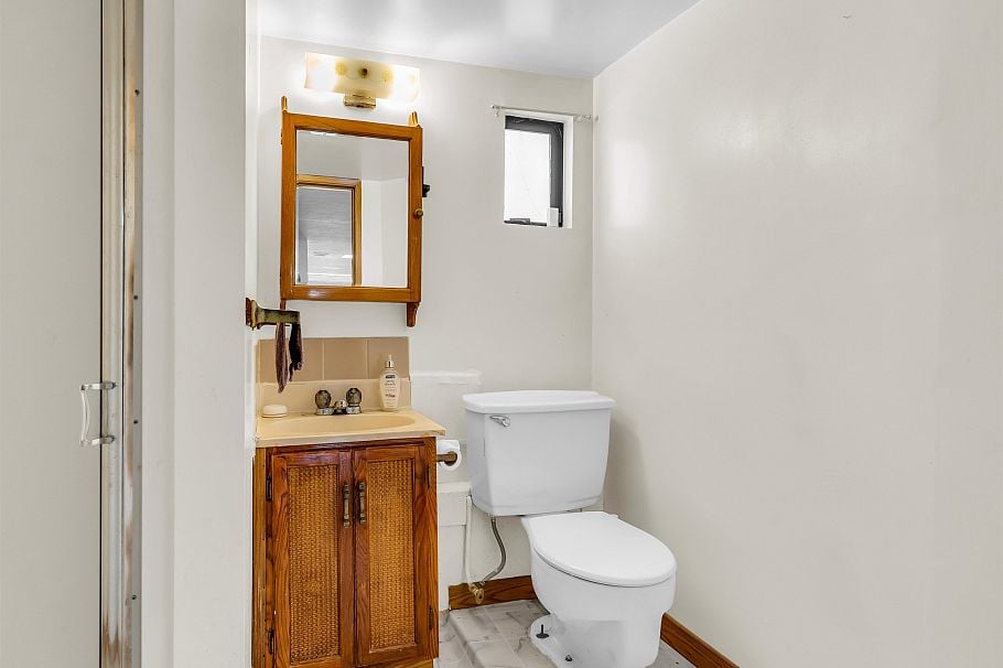 16 N Kaslo Street Vancouver, BC - 13