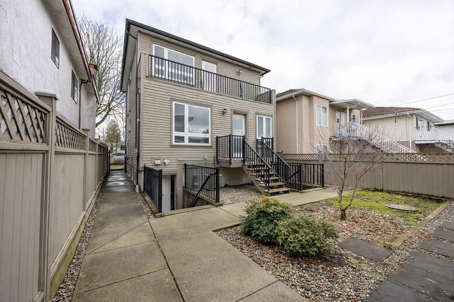 2118 Waverley Avenue Vancouver, BC - 6