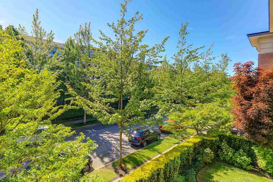 202 6268 Eagles Drive Vancouver, BC - 8