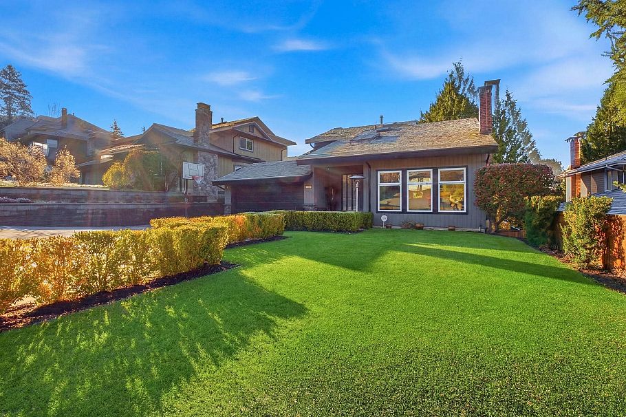 2023 Hill Drive North Vancouver, BC - 34