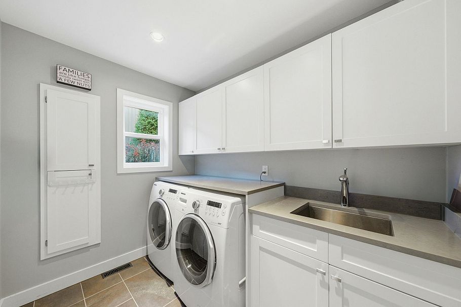 2023 Hill Drive North Vancouver, BC - 16