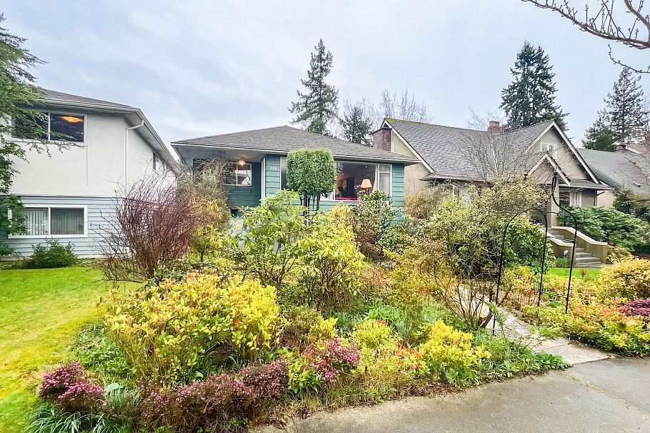 2810 W 31st Avenue Vancouver, BC - 2