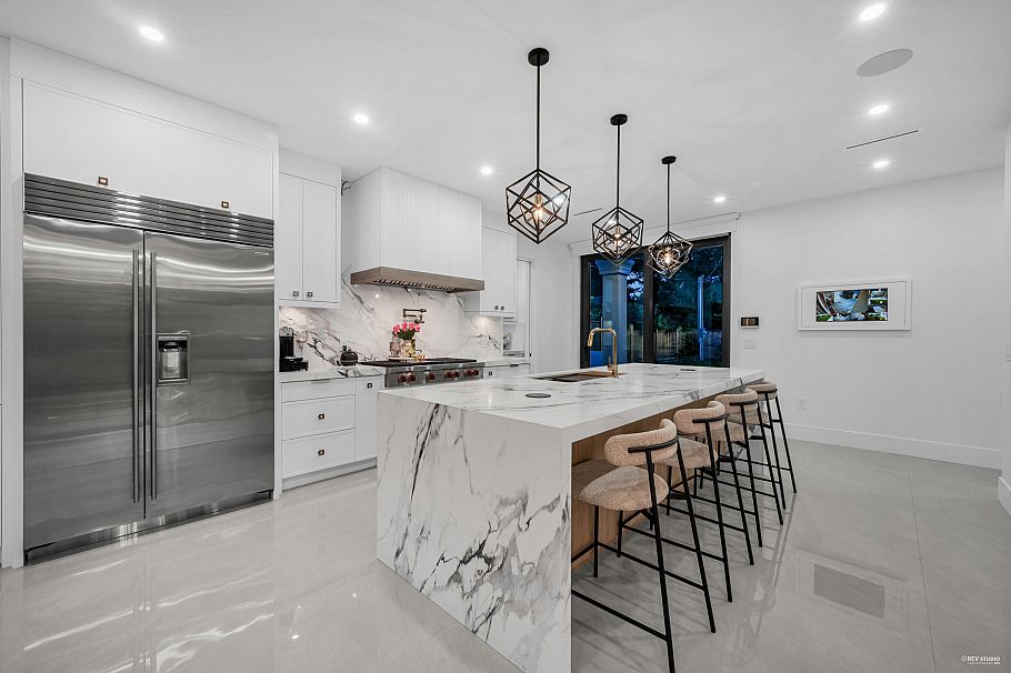 1390 Sutherland Avenue North Vancouver, BC - 9