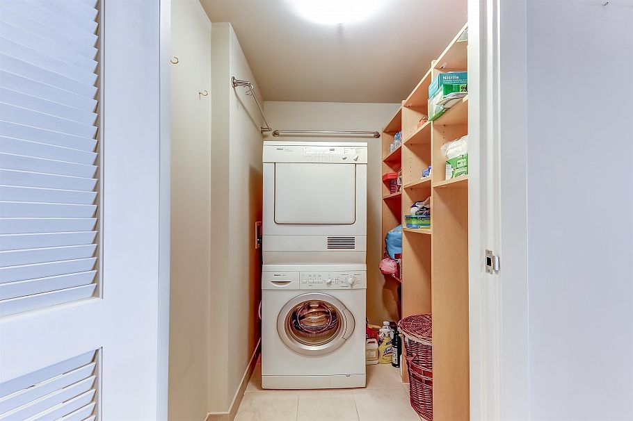 402 590 Nicola Street Vancouver, BC - 5