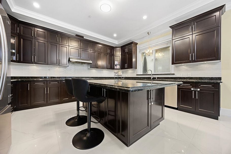 6830 Vivian Street Vancouver, BC - 10