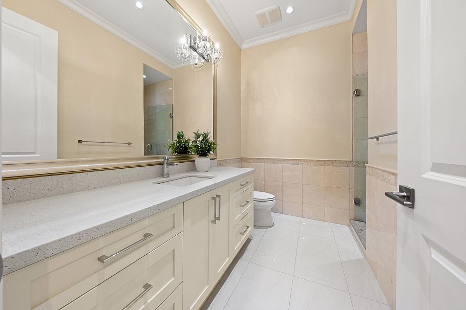 3676 W 28th Avenue Vancouver, BC - 35