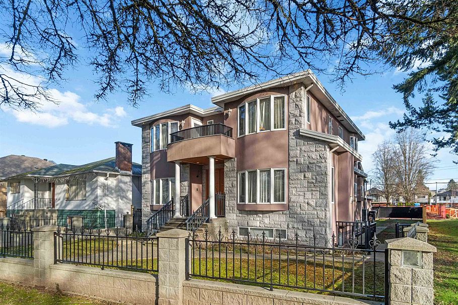 5396 Rhodes Street Vancouver, BC - 32