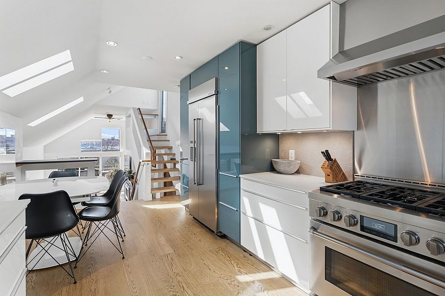 D 225 E 4th Street North Vancouver, BC - 9