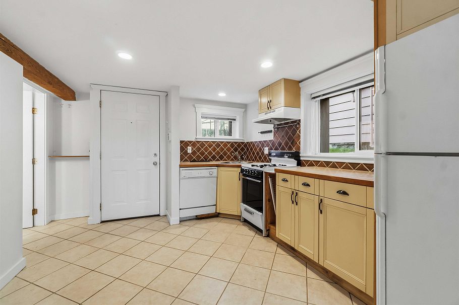 621 E 23rd Avenue Vancouver, BC - 26