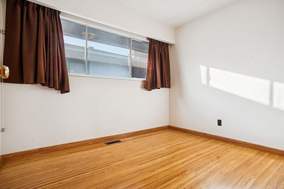 925 Nanaimo Street Vancouver, BC - 22