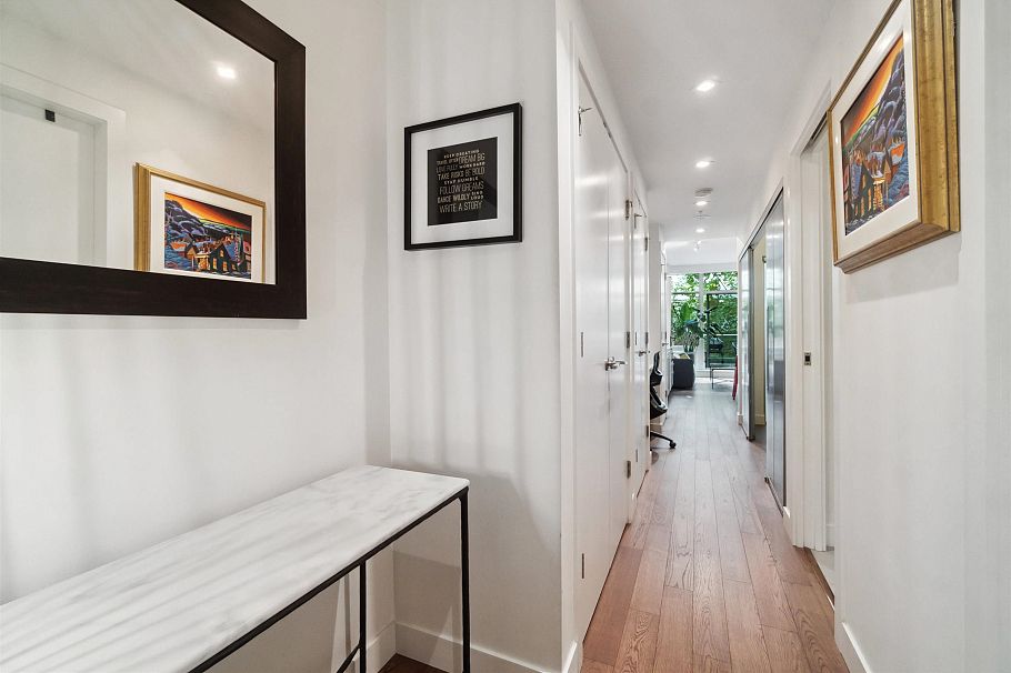 225 108 E 1st Avenue Vancouver, BC - 4