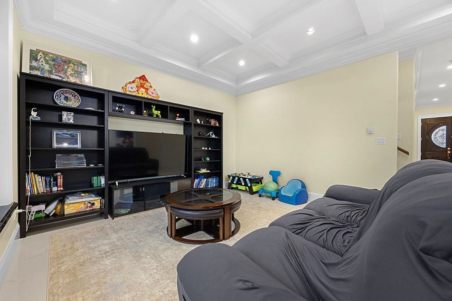 6830 Vivian Street Vancouver, BC - 8