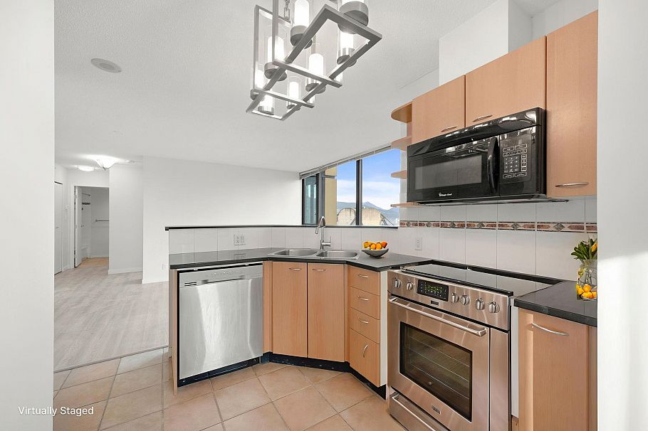 2502 1331 Alberni Street Vancouver, BC - 10