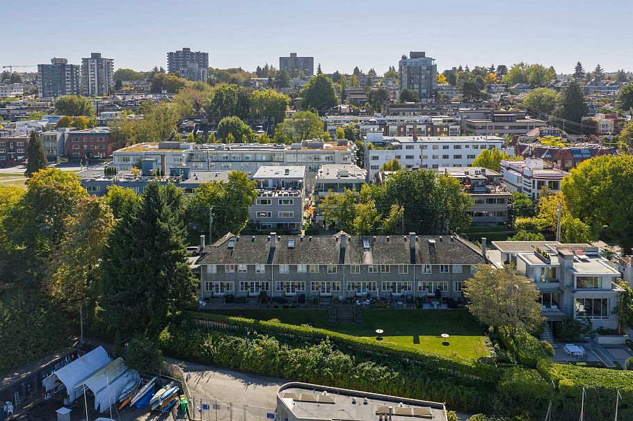 2449 Point Grey Road Vancouver, BC - 32