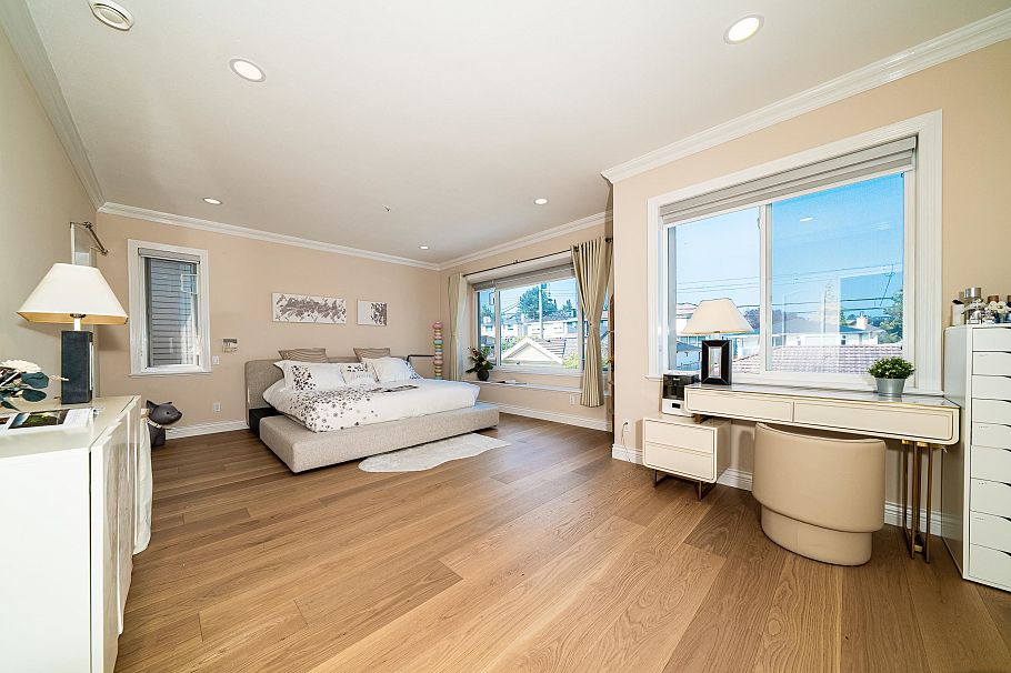 763 W 64th Avenue Vancouver, BC - 15