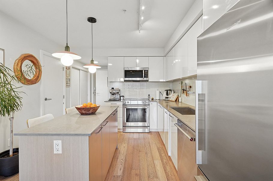 206 233 Kingsway Vancouver, BC - 4