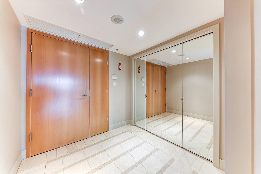 402 590 Nicola Street Vancouver, BC - 4