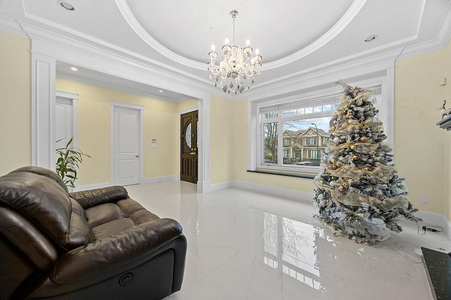 6830 Vivian Street Vancouver, BC - 5