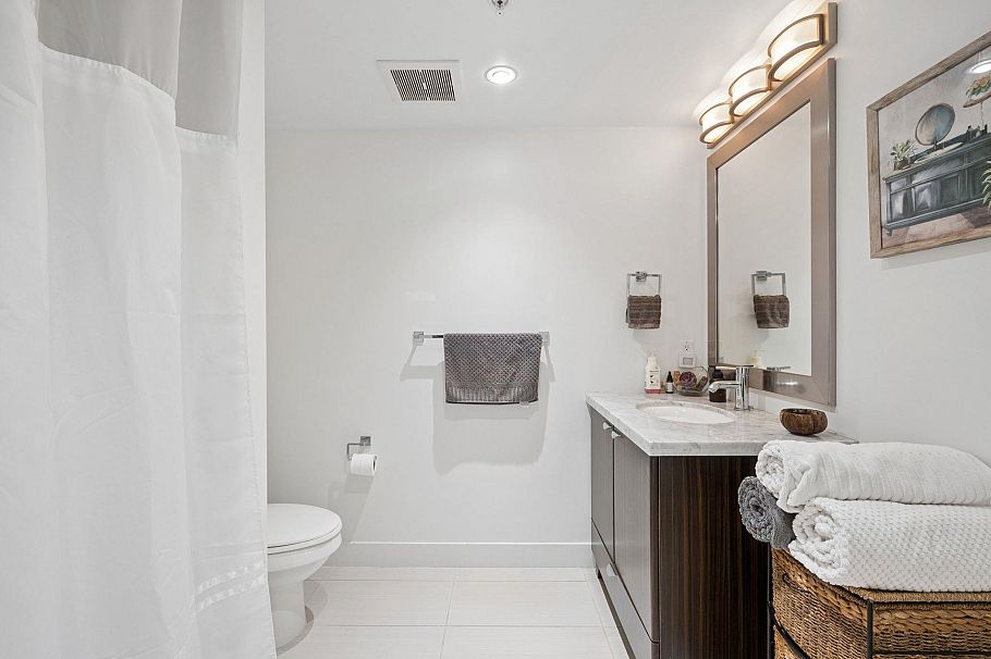 308 160 W 3rd Street North Vancouver, BC - 12