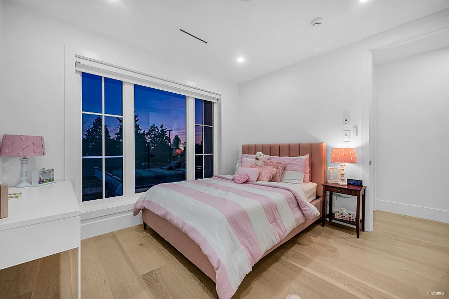 1390 Sutherland Avenue North Vancouver, BC - 25