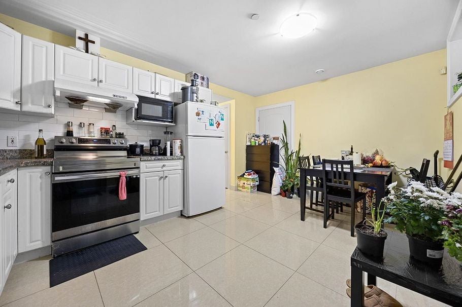 6830 Vivian Street Vancouver, BC - 36