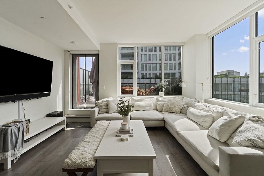 506 3451 Sawmill Crescent Vancouver, BC - 2