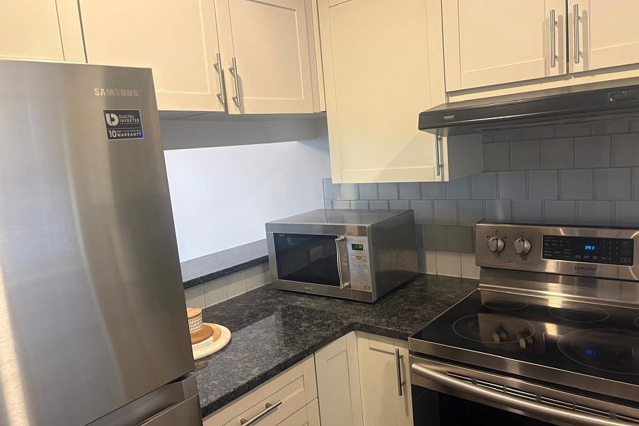 809 555 ABBOTT STREET, Vancouver BC V6B 6B9 Vancouver, BC - 3