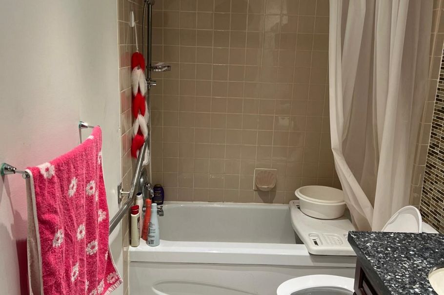 408 1040 E Broadway Vancouver, BC - 4