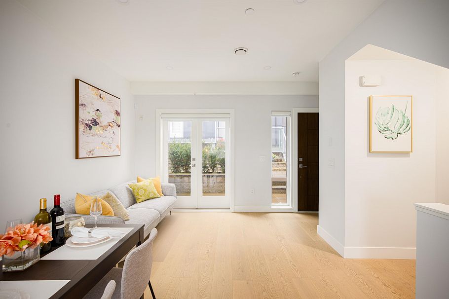 7661 Granville Street Vancouver, BC - 5