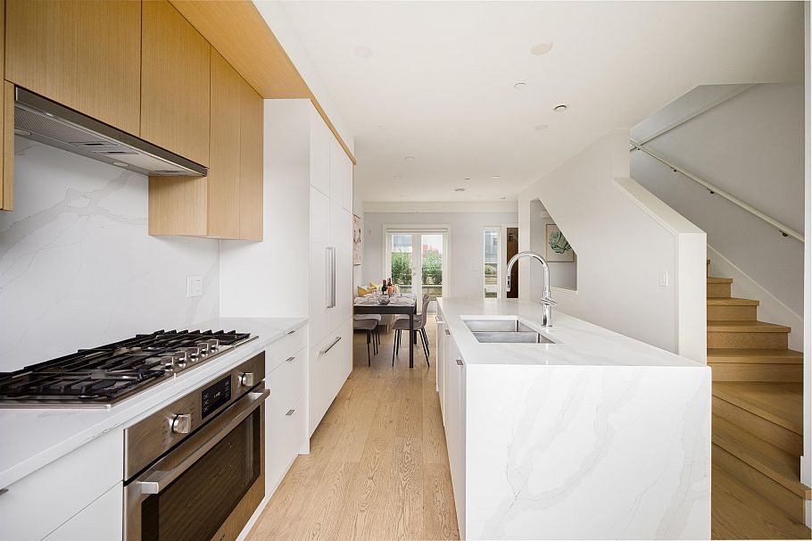 7661 Granville Street Vancouver, BC - 16