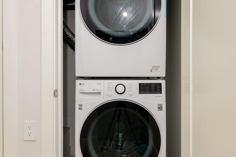 7661 Granville Street Vancouver, BC - 30