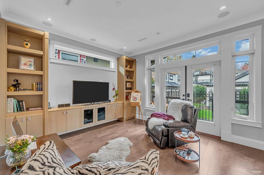 4217 W 16th Avenue Vancouver, BC - 19