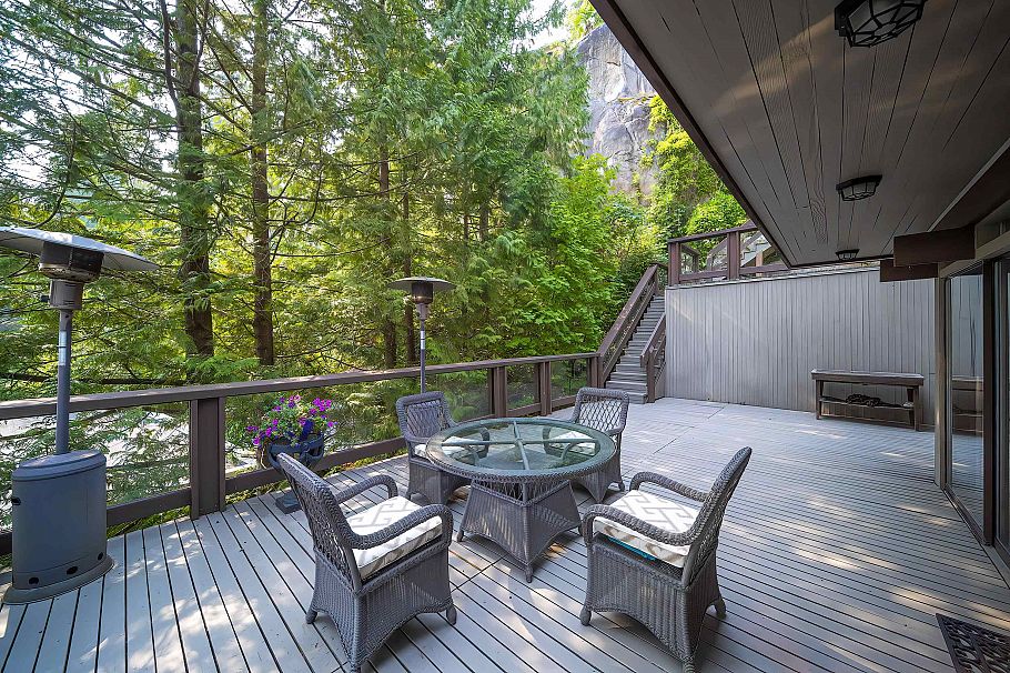 4885 Cove Cliff Place North Vancouver, BC - 21