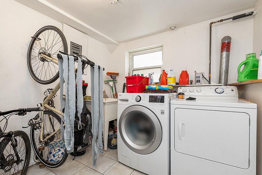 1341 E 29th Avenue Vancouver, BC - 24