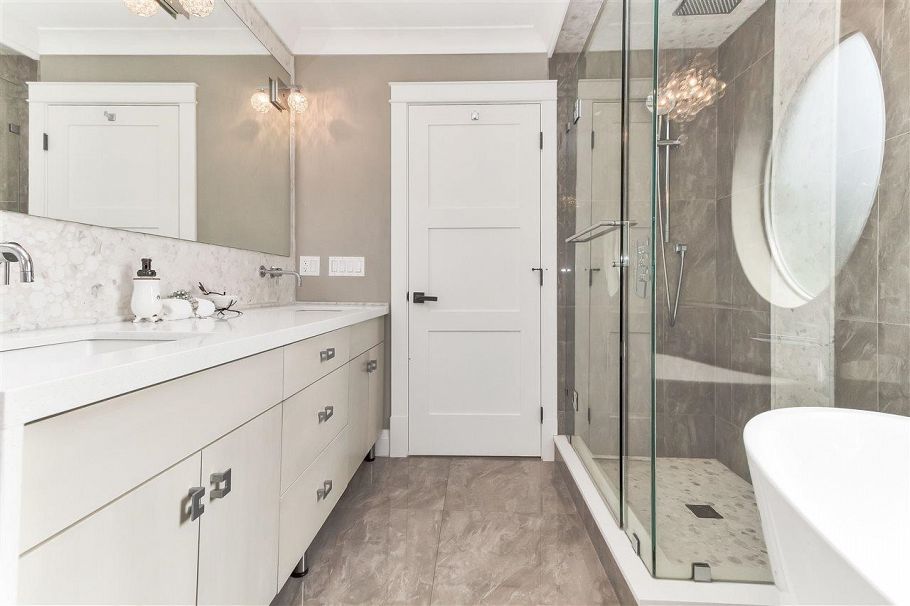 4217 W 16th Avenue Vancouver, BC - 26