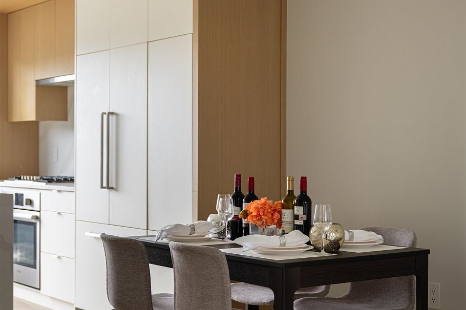 7661 Granville Street Vancouver, BC - 9