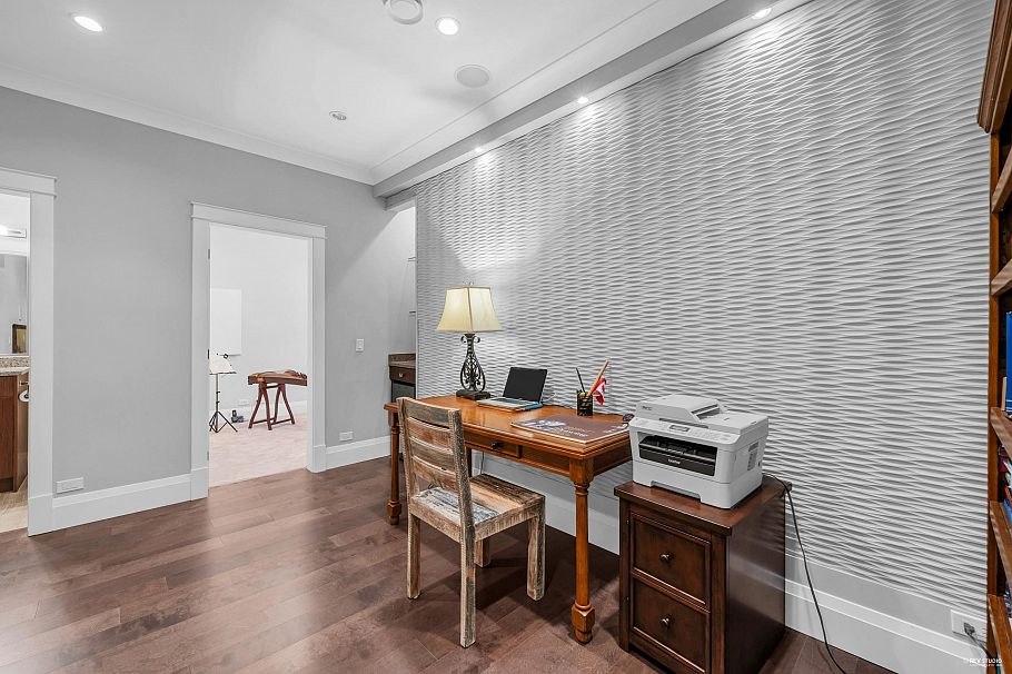 4217 W 16th Avenue Vancouver, BC - 31