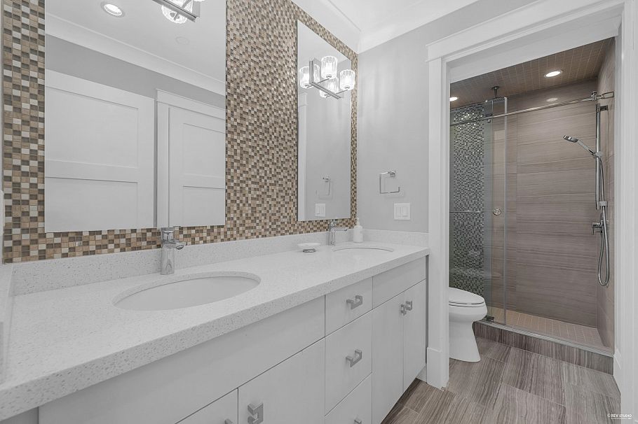 4217 W 16th Avenue Vancouver, BC - 28