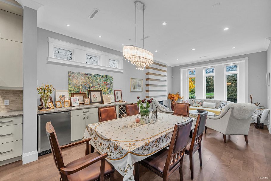 4217 W 16th Avenue Vancouver, BC - 9